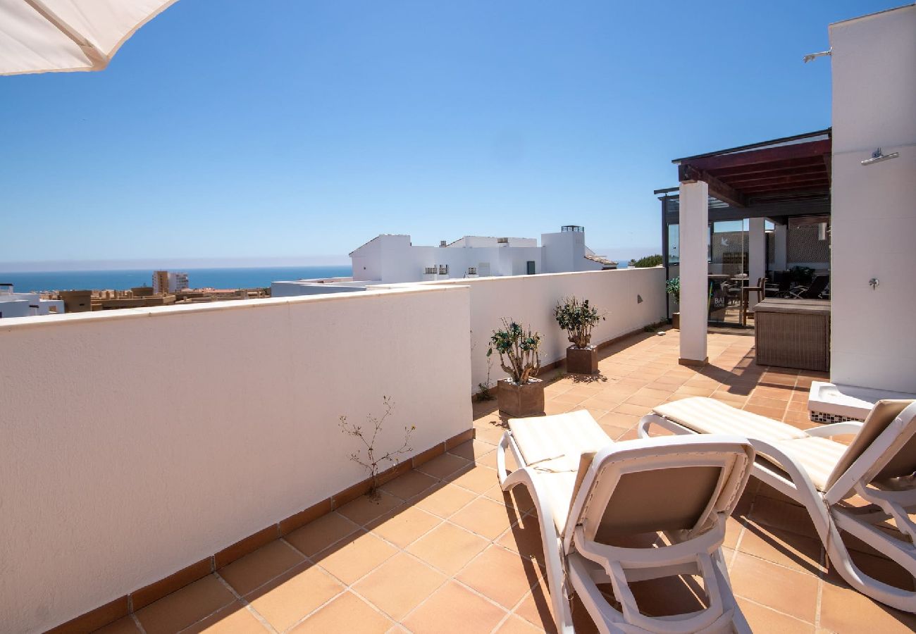 Apartamento en Mijas Costa - Ático de 2 dormitorios La Cala de Mijas con vistas al mar