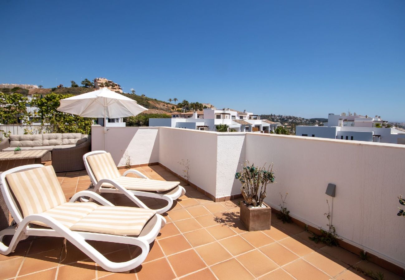 Apartamento en Mijas Costa - Ático de 2 dormitorios La Cala de Mijas con vistas al mar