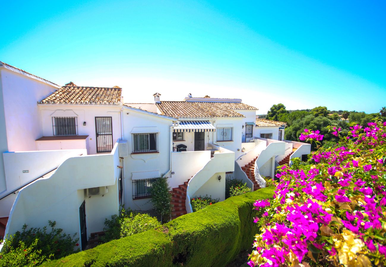 Apartamento en Benahavís - Apartamento encantador en Pueblo Cortes del Golf Benahavis