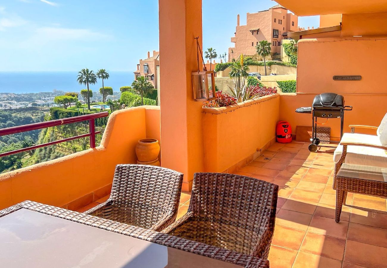 Apartamento en Calahonda - 2 Bedroom Apartment with great views
