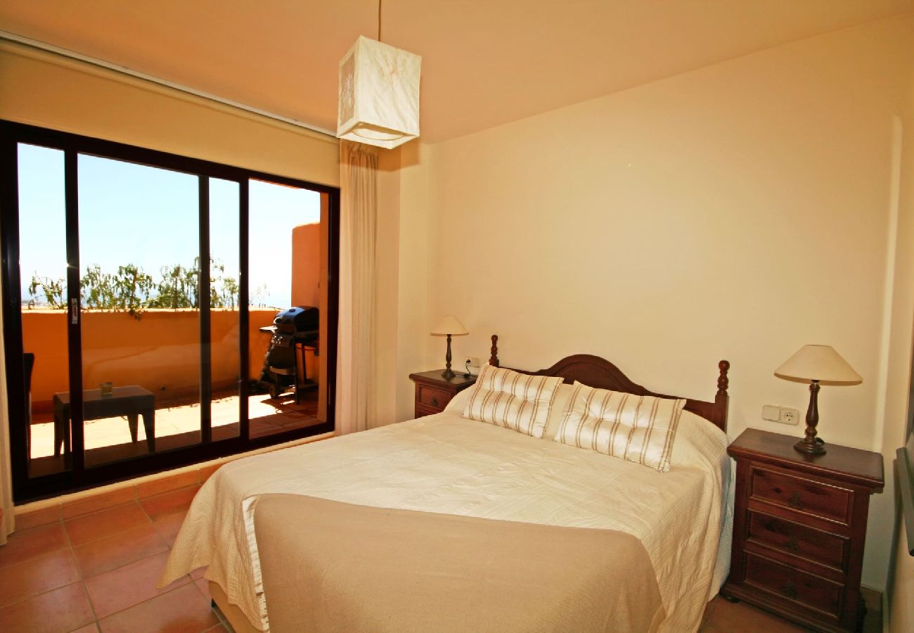 Apartamento en Calahonda - 2 Bedroom Apartment with great views