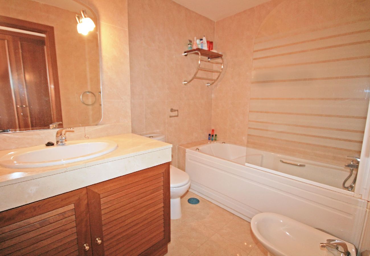 Apartamento en Calahonda - 2 Bedroom Apartment with great views