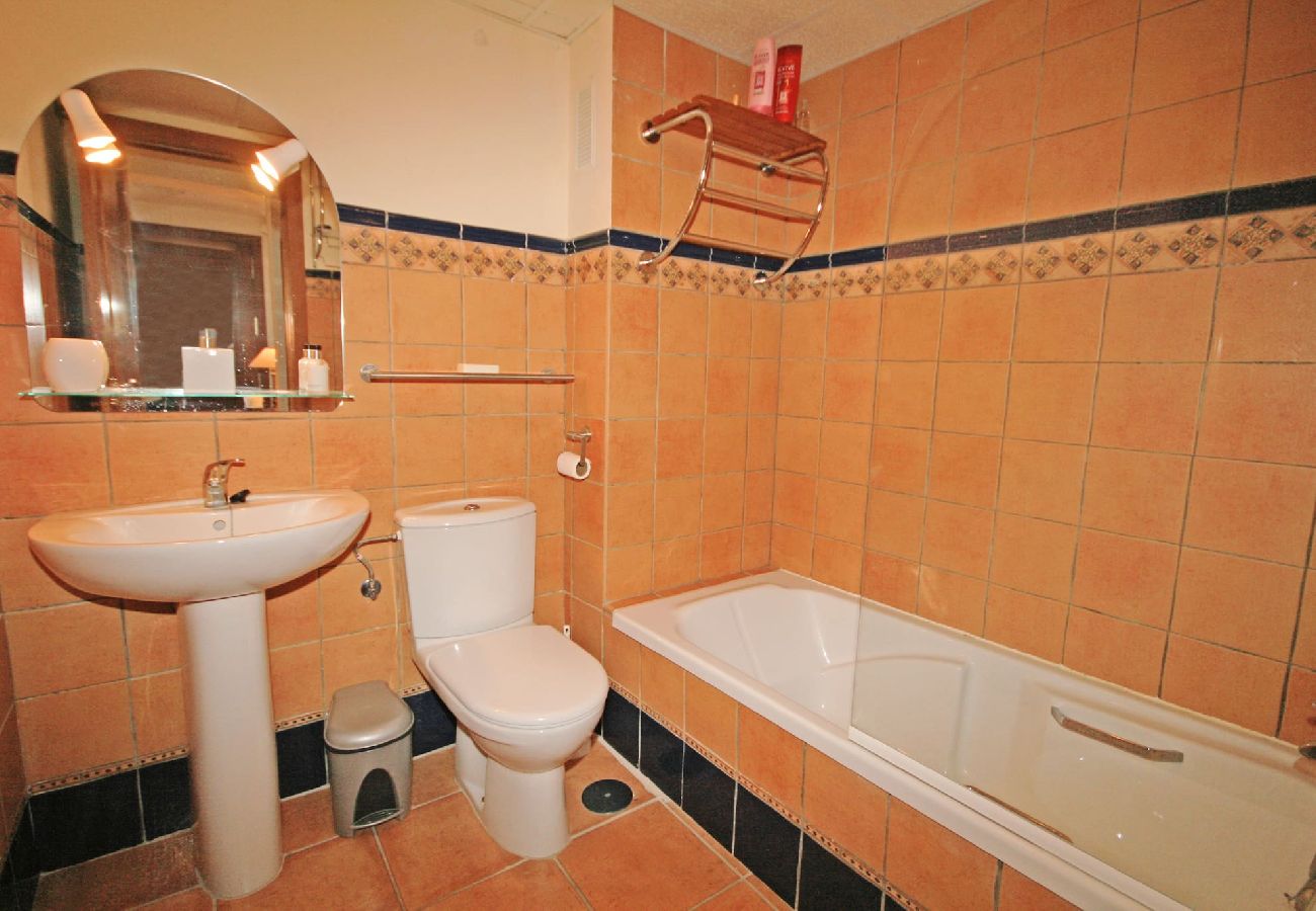 Apartamento en Calahonda - 2 Bedroom Apartment with great views