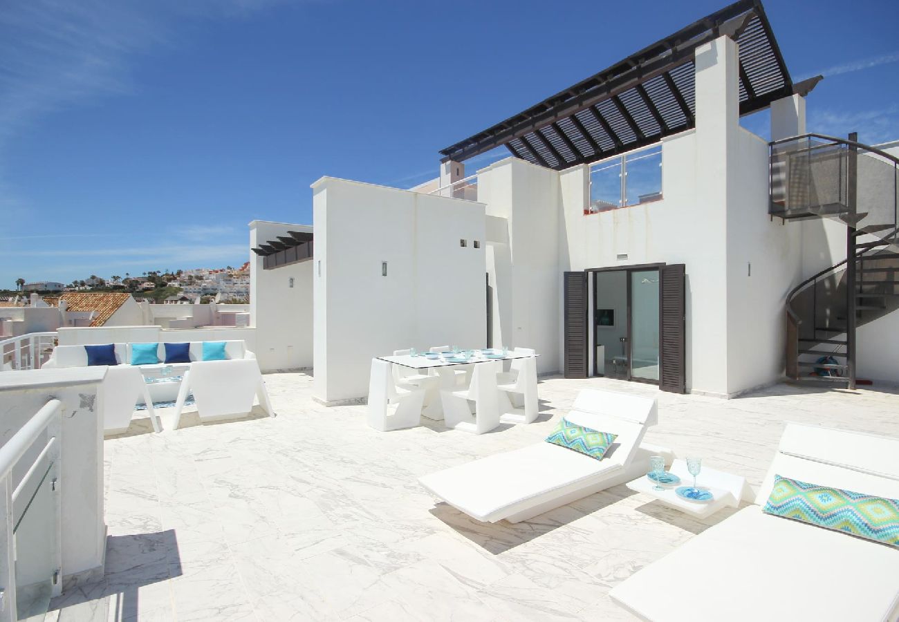 Apartamento en Casares - Impresionante ático frente al mar en Casares