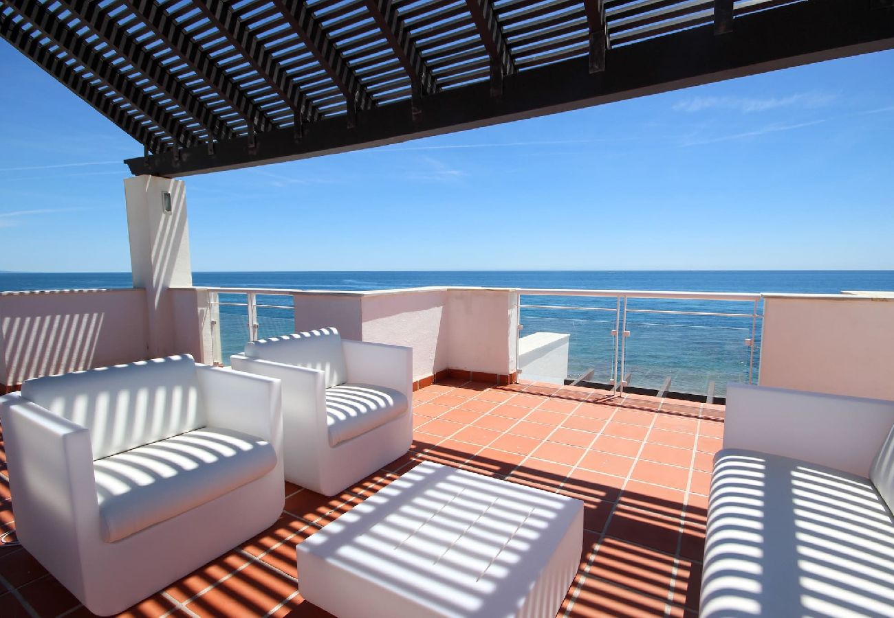 Apartamento en Casares - Impresionante ático frente al mar en Casares