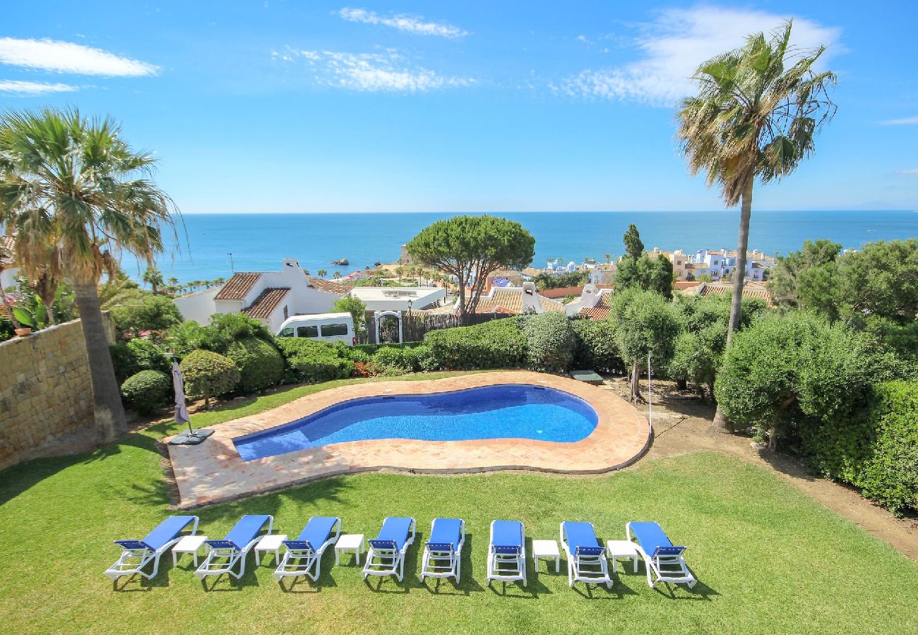 Villa en Casares - Vista del Mar Hermosa villa de 6 dormitorios con piscina privada y cerca de la playa