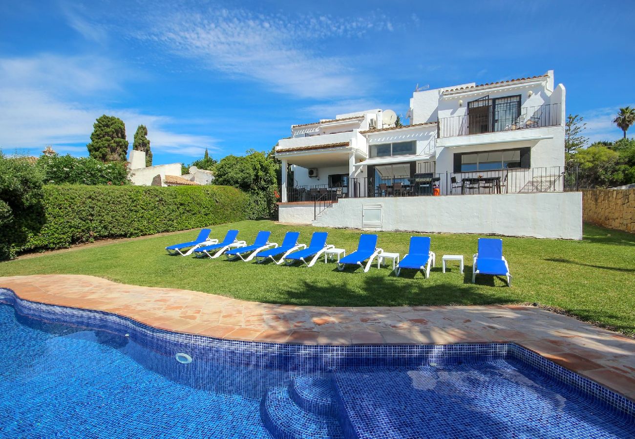 Villa en Casares - Vista del Mar Hermosa villa de 6 dormitorios con piscina privada y cerca de la playa