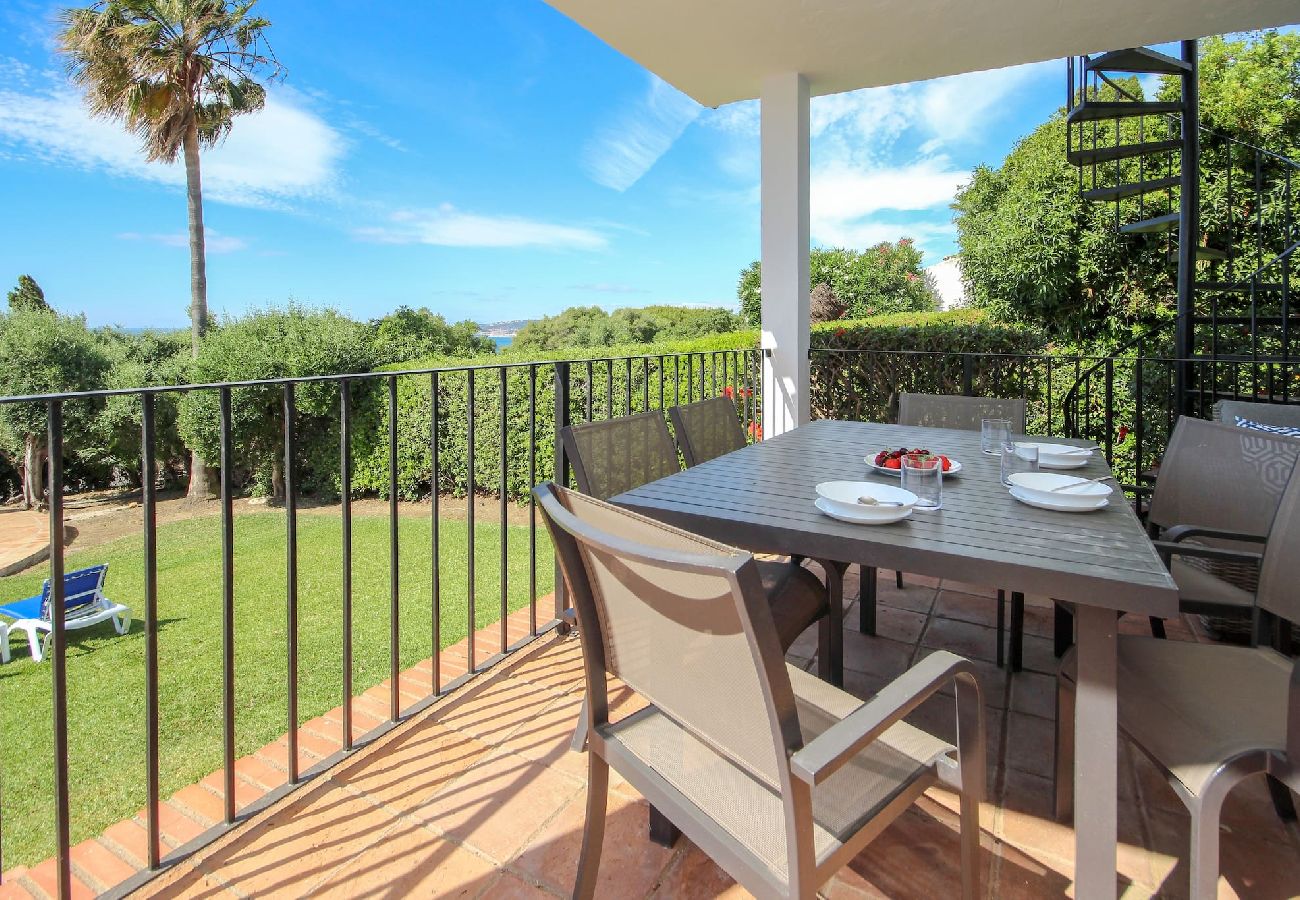 Villa en Casares - Vista del Mar Hermosa villa de 6 dormitorios con piscina privada y cerca de la playa