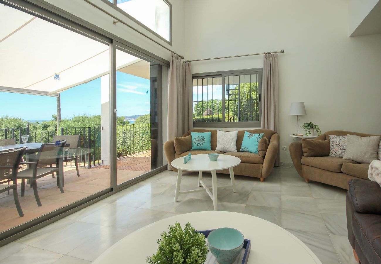 Villa en Casares - Vista del Mar Hermosa villa de 6 dormitorios con piscina privada y cerca de la playa