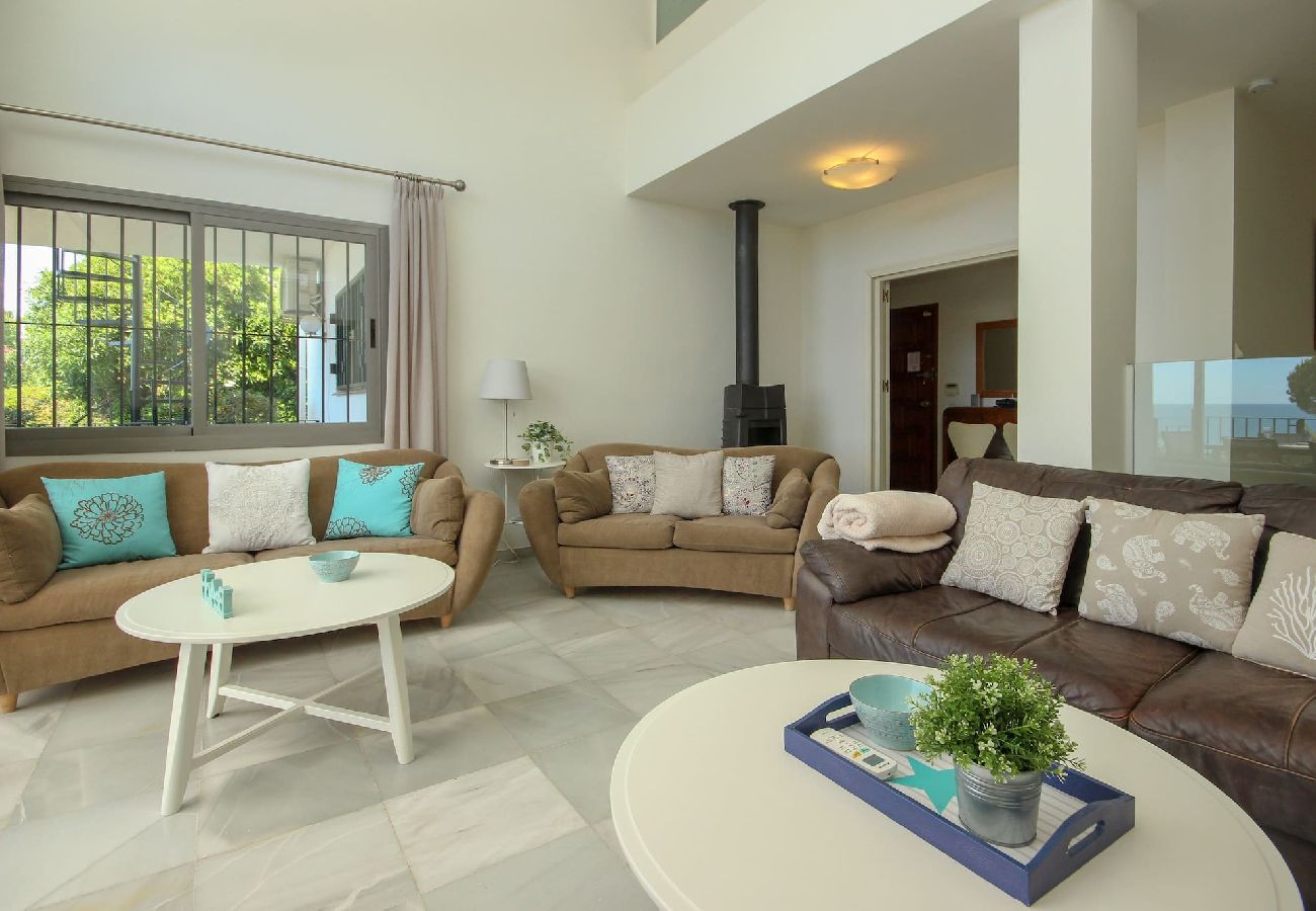 Villa en Casares - Vista del Mar Hermosa villa de 6 dormitorios con piscina privada y cerca de la playa