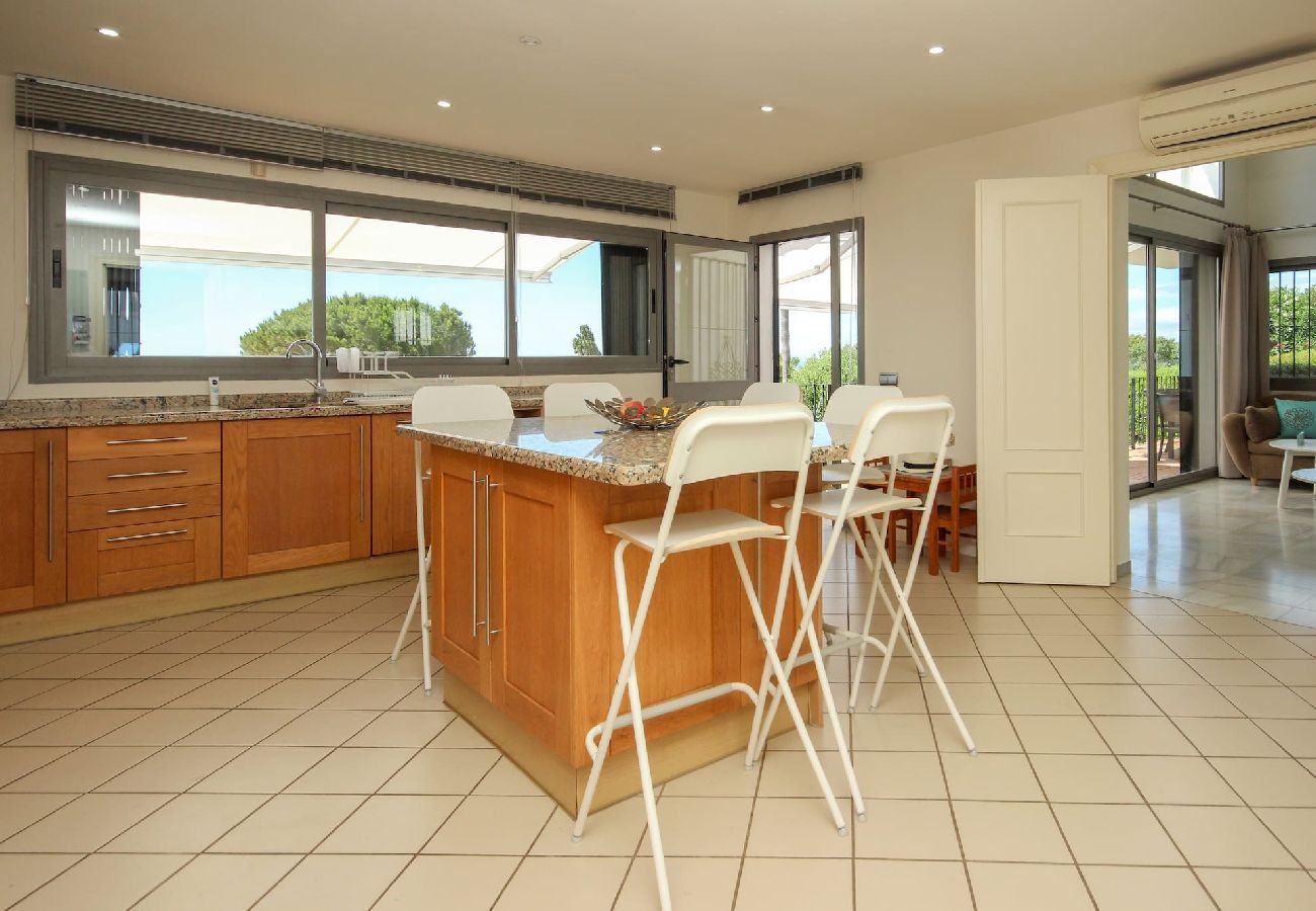 Villa en Casares - Vista del Mar Hermosa villa de 6 dormitorios con piscina privada y cerca de la playa