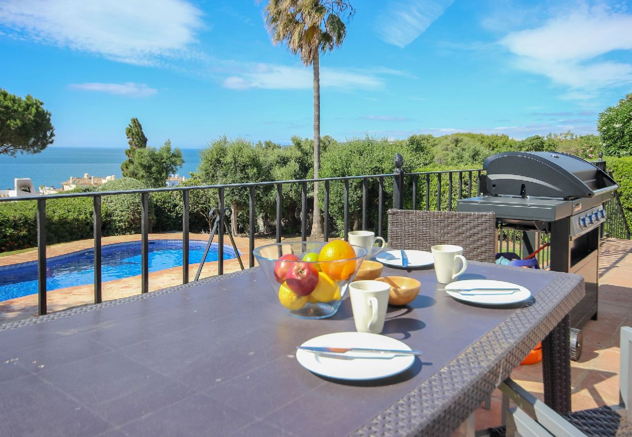 Villa en Casares - Vista del Mar Hermosa villa de 6 dormitorios con piscina privada y cerca de la playa