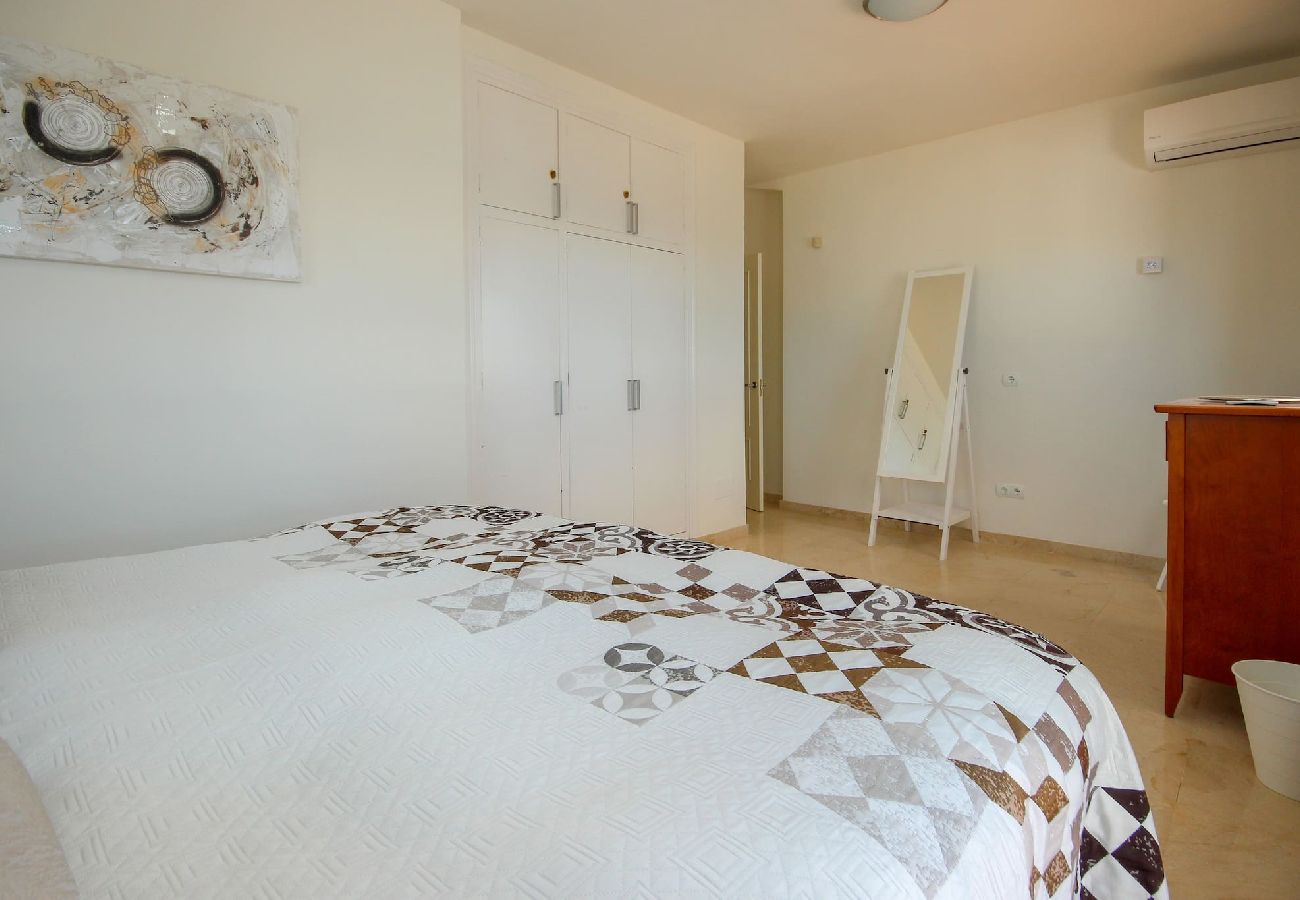 Villa en Casares - Vista del Mar Hermosa villa de 6 dormitorios con piscina privada y cerca de la playa