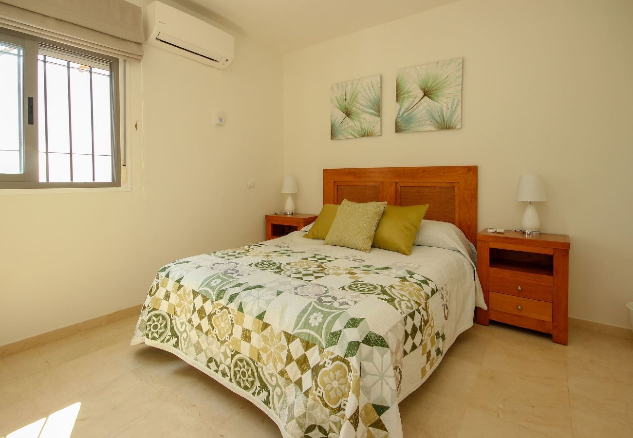 Villa en Casares - Vista del Mar Hermosa villa de 6 dormitorios con piscina privada y cerca de la playa
