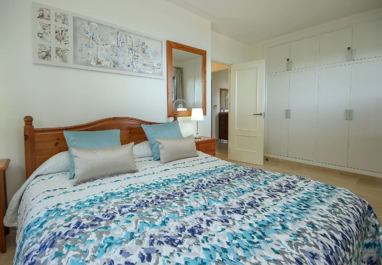Villa en Casares - Vista del Mar Hermosa villa de 6 dormitorios con piscina privada y cerca de la playa