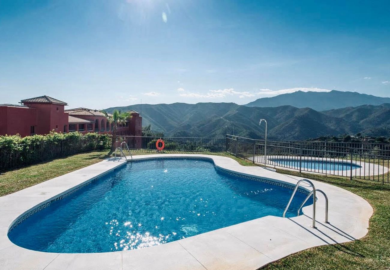 Apartamento en Istán - Ático dúplex de 2 dormitorios con impresionantes vistas, Istán