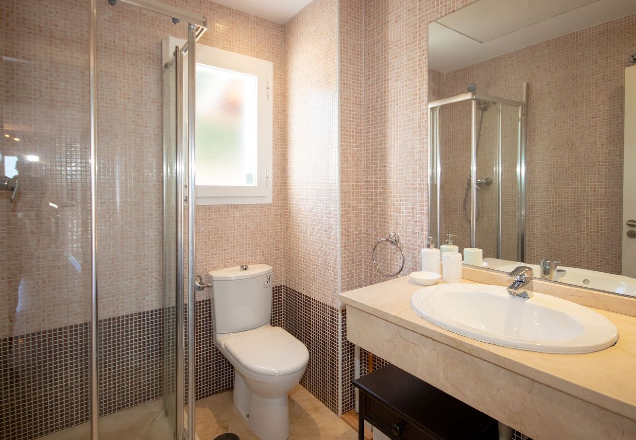 Apartamento en Istán - Ático dúplex de 2 dormitorios con impresionantes vistas, Istán