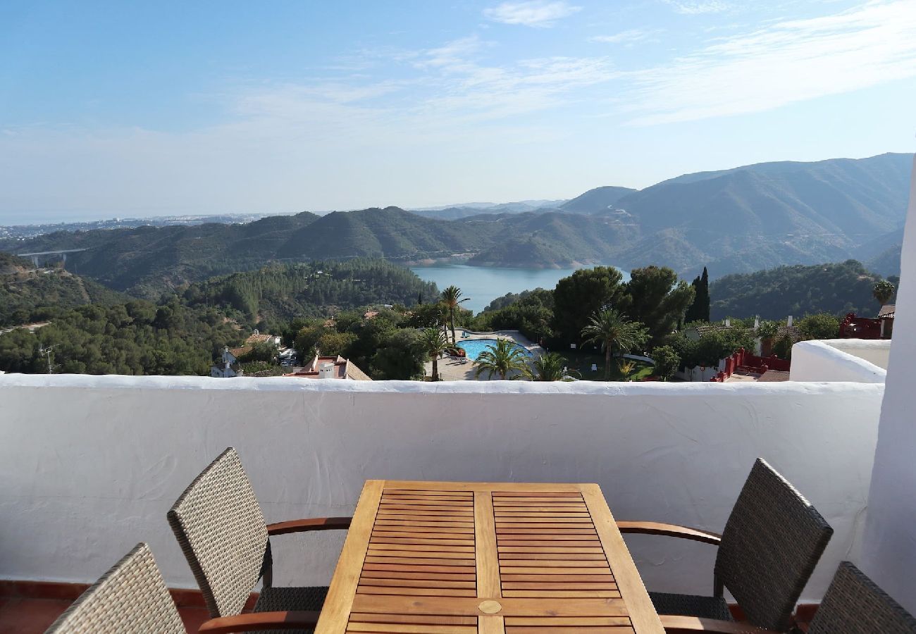 Apartamento en Istán - Ático dúplex de 2 dormitorios con impresionantes vistas, Istán