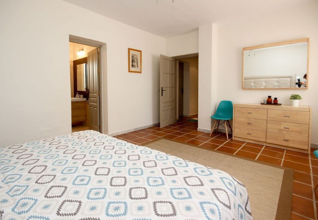 Villa en Ojen - Villa rural de siete dormitorios