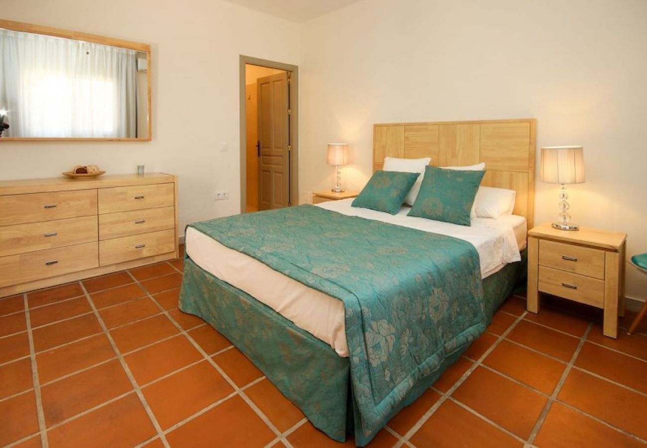 Villa en Ojen - Villa rural de siete dormitorios