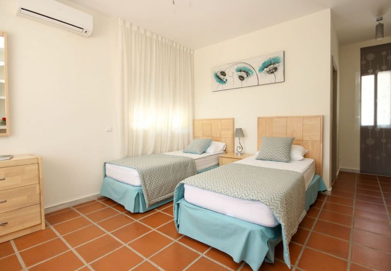 Villa en Ojen - Villa rural de siete dormitorios