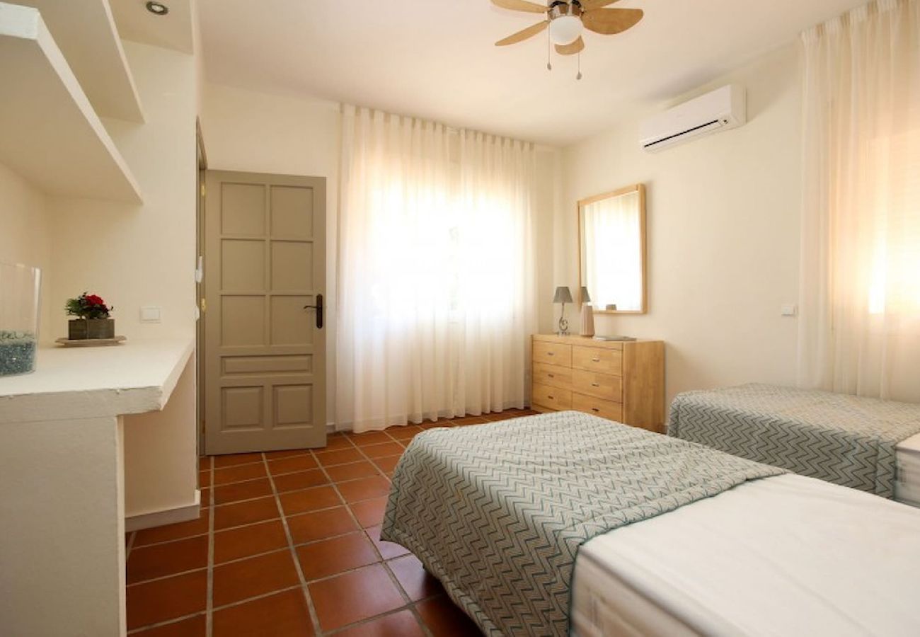 Villa en Ojen - Villa rural de siete dormitorios