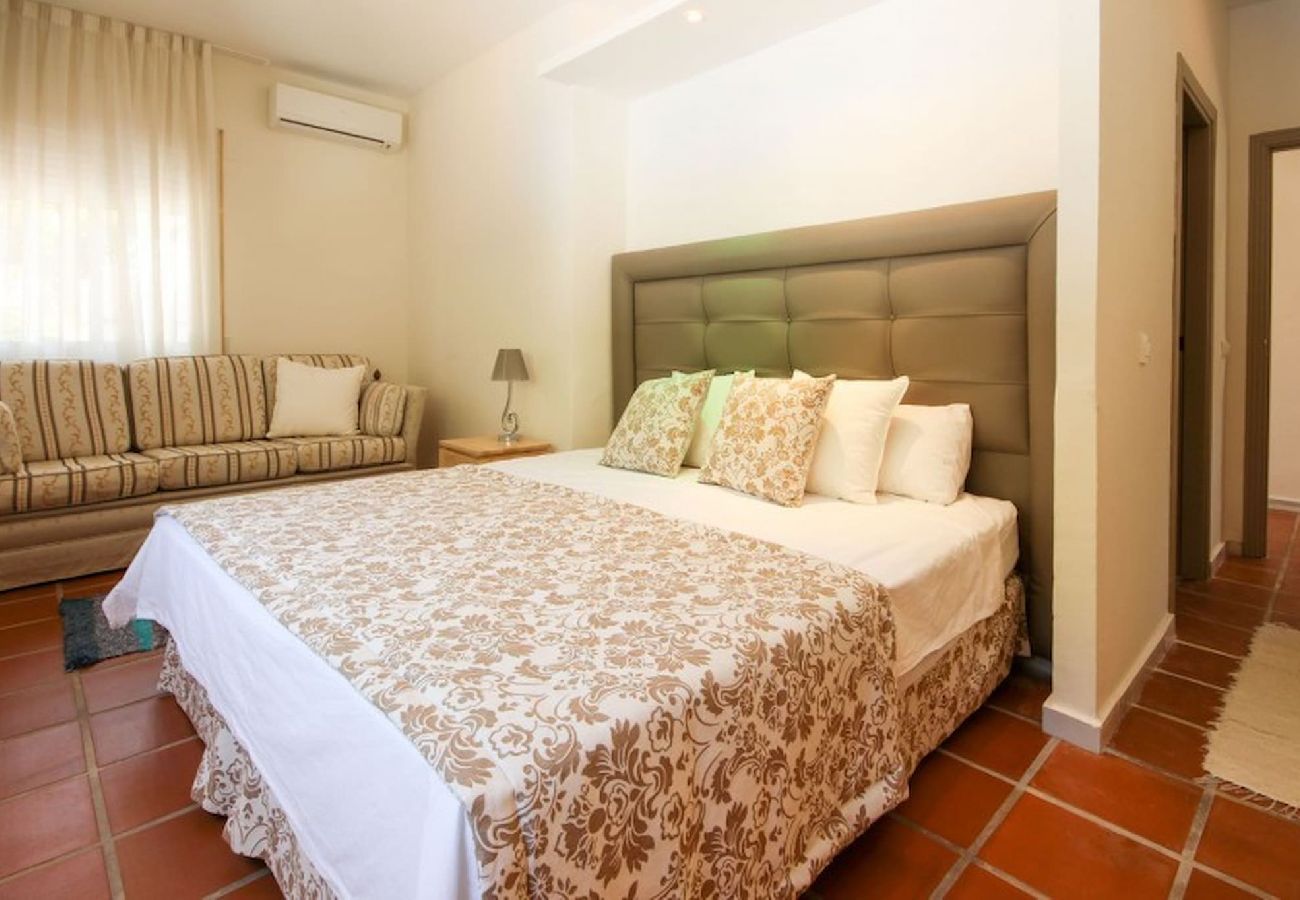 Villa en Ojen - Villa rural de siete dormitorios