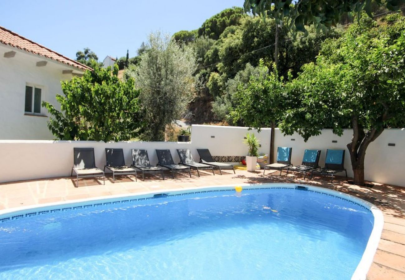 Villa en Ojen - Villa rural de siete dormitorios