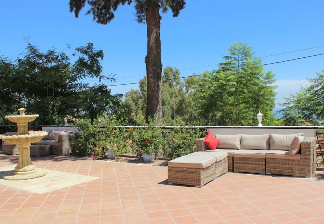 Villa en Ojen - Villa rural de siete dormitorios