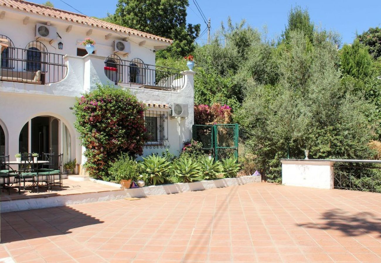 Villa en Ojen - Villa rural de siete dormitorios