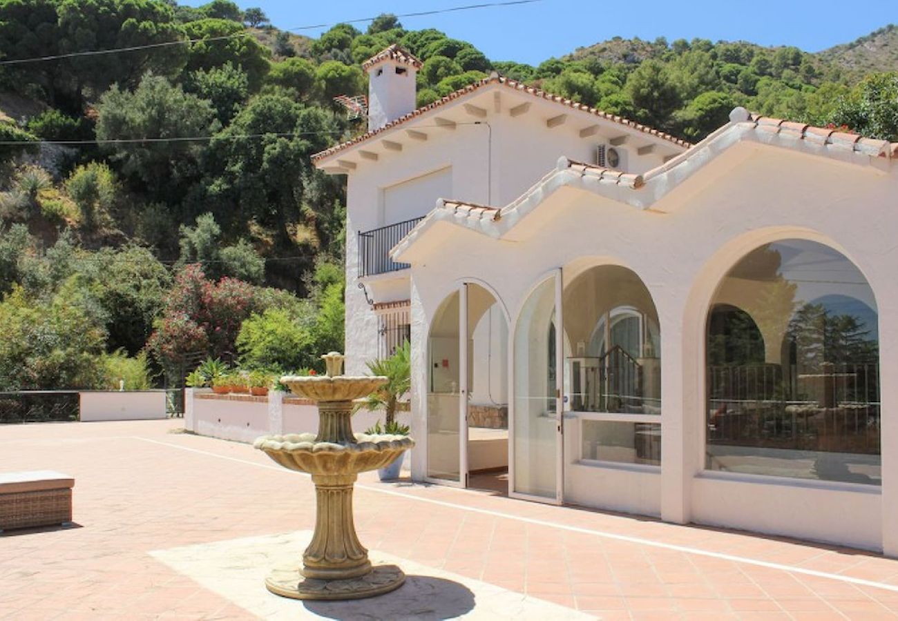 Villa en Ojen - Villa rural de siete dormitorios