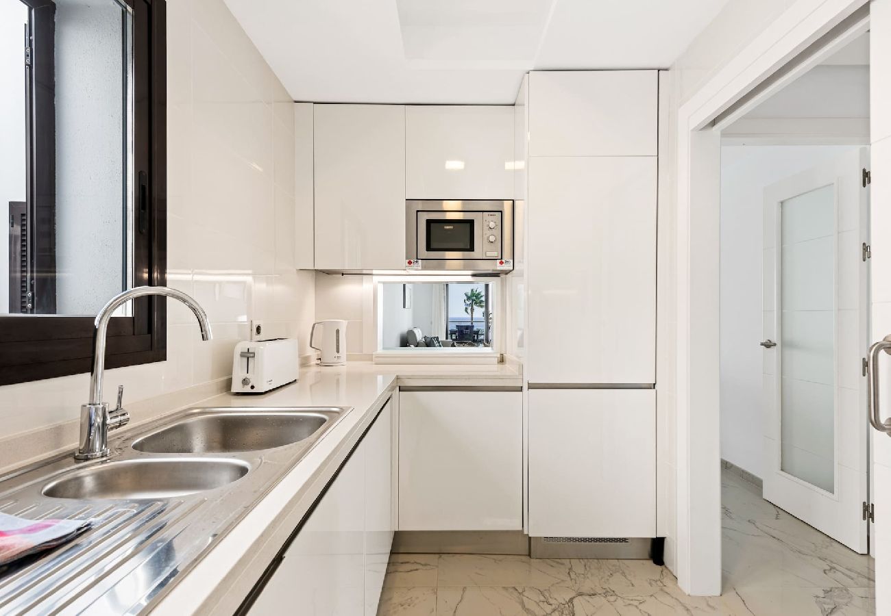Apartamento en Casares - Impresionante apartamento de 2 dormitorios en primera línea de playa en Casares