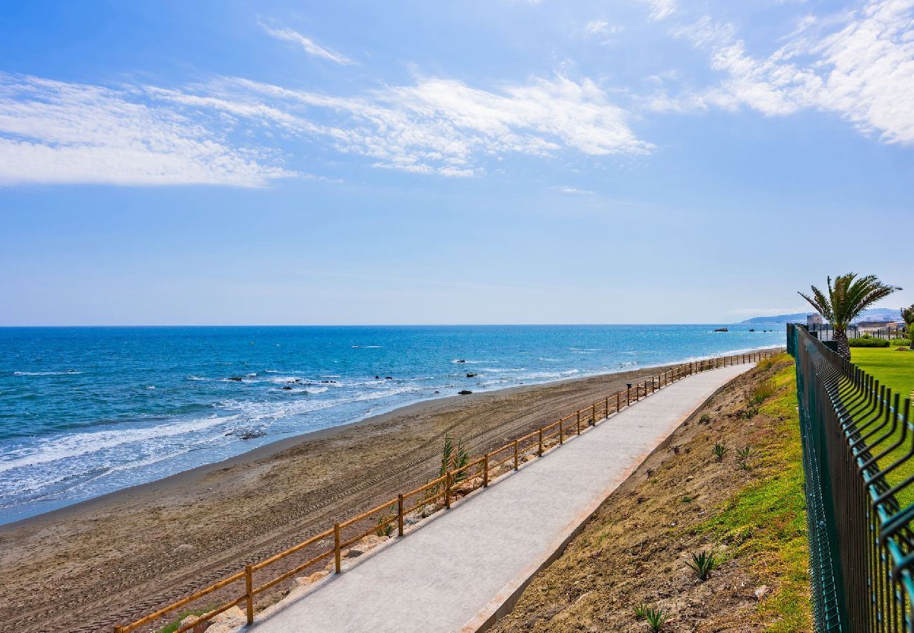 Apartamento en Casares - Impresionante apartamento de 2 dormitorios en primera línea de playa en Casares