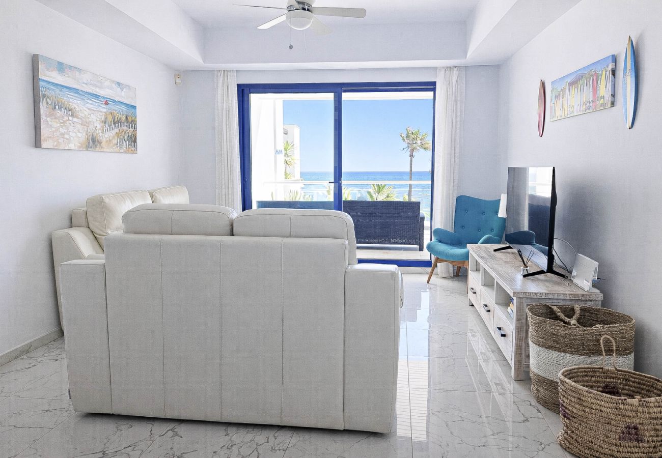 Apartamento en Casares - Impresionante apartamento de 2 dormitorios en primera línea de playa en Casares