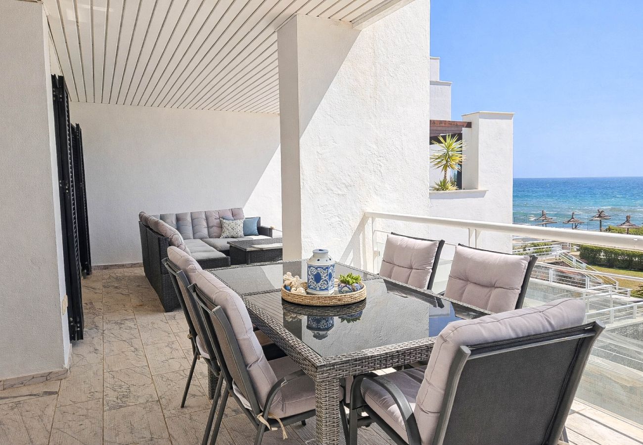 Apartamento en Casares - Impresionante apartamento de 2 dormitorios en primera línea de playa en Casares