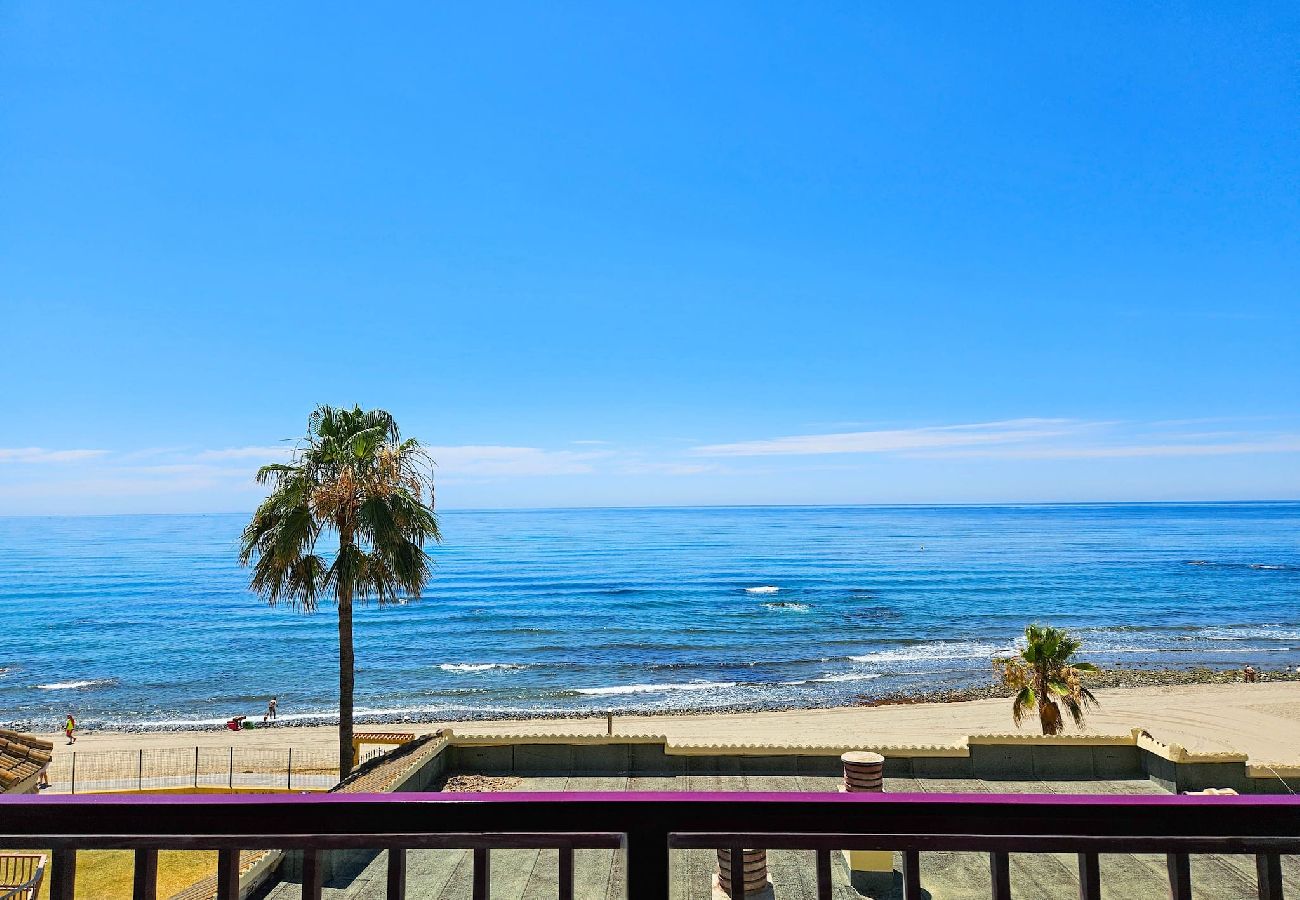 Apartamento en Mijas Costa - Frente a la playa Vistas al mar @ Lubina Sol Riviera del Sol