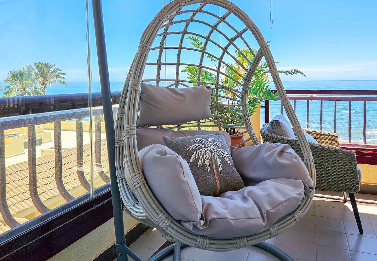Apartamento en Mijas Costa - Frente a la playa Vistas al mar @ Lubina Sol Riviera del Sol