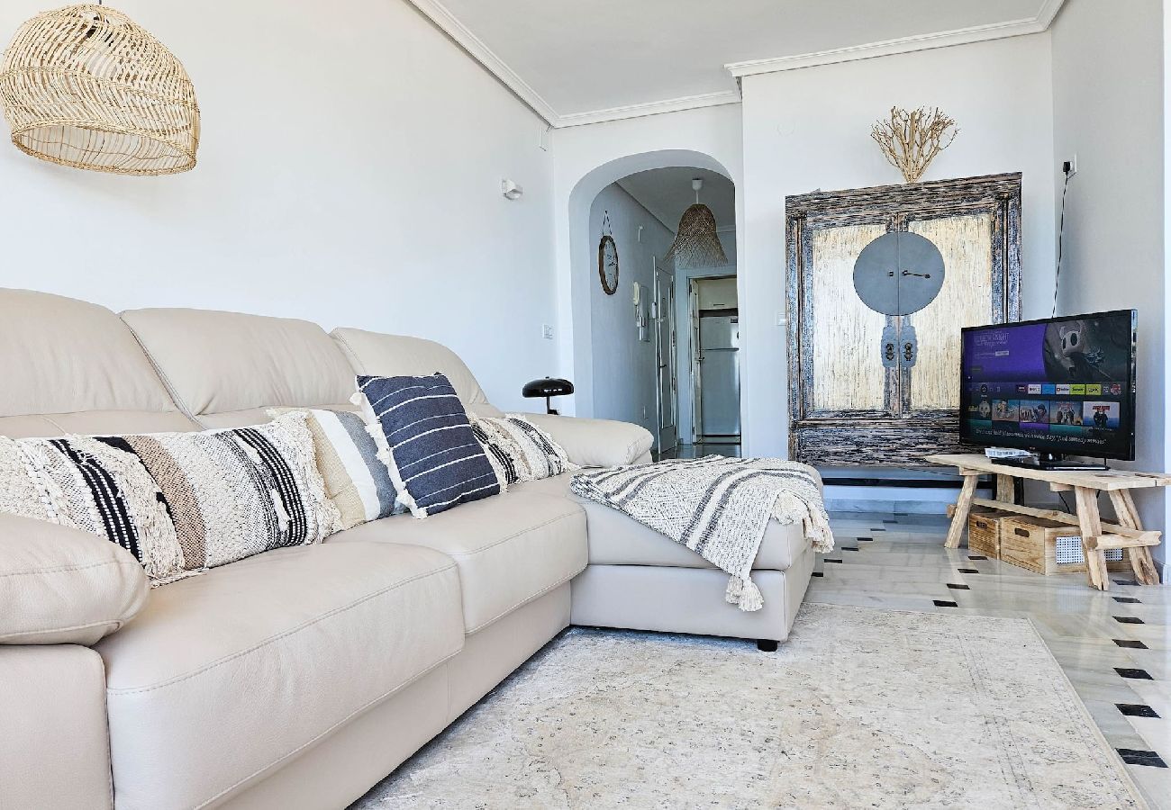 Apartamento en Mijas Costa - Frente a la playa Vistas al mar @ Lubina Sol Riviera del Sol