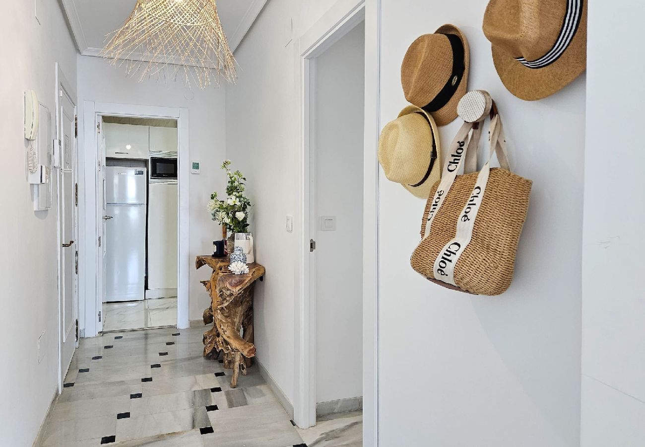 Apartamento en Mijas Costa - Frente a la playa Vistas al mar @ Lubina Sol Riviera del Sol