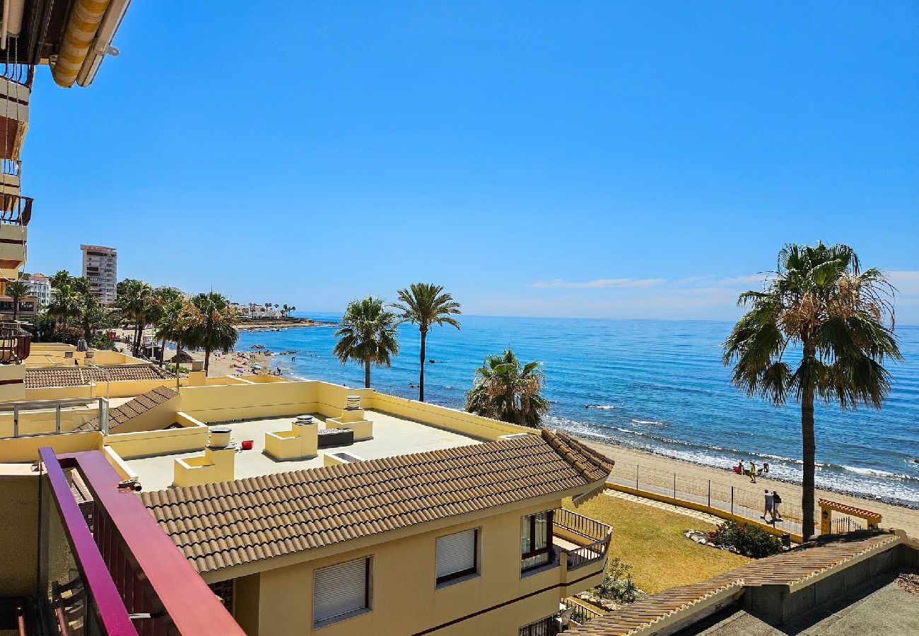 Apartamento en Mijas Costa - Frente a la playa Vistas al mar @ Lubina Sol Riviera del Sol