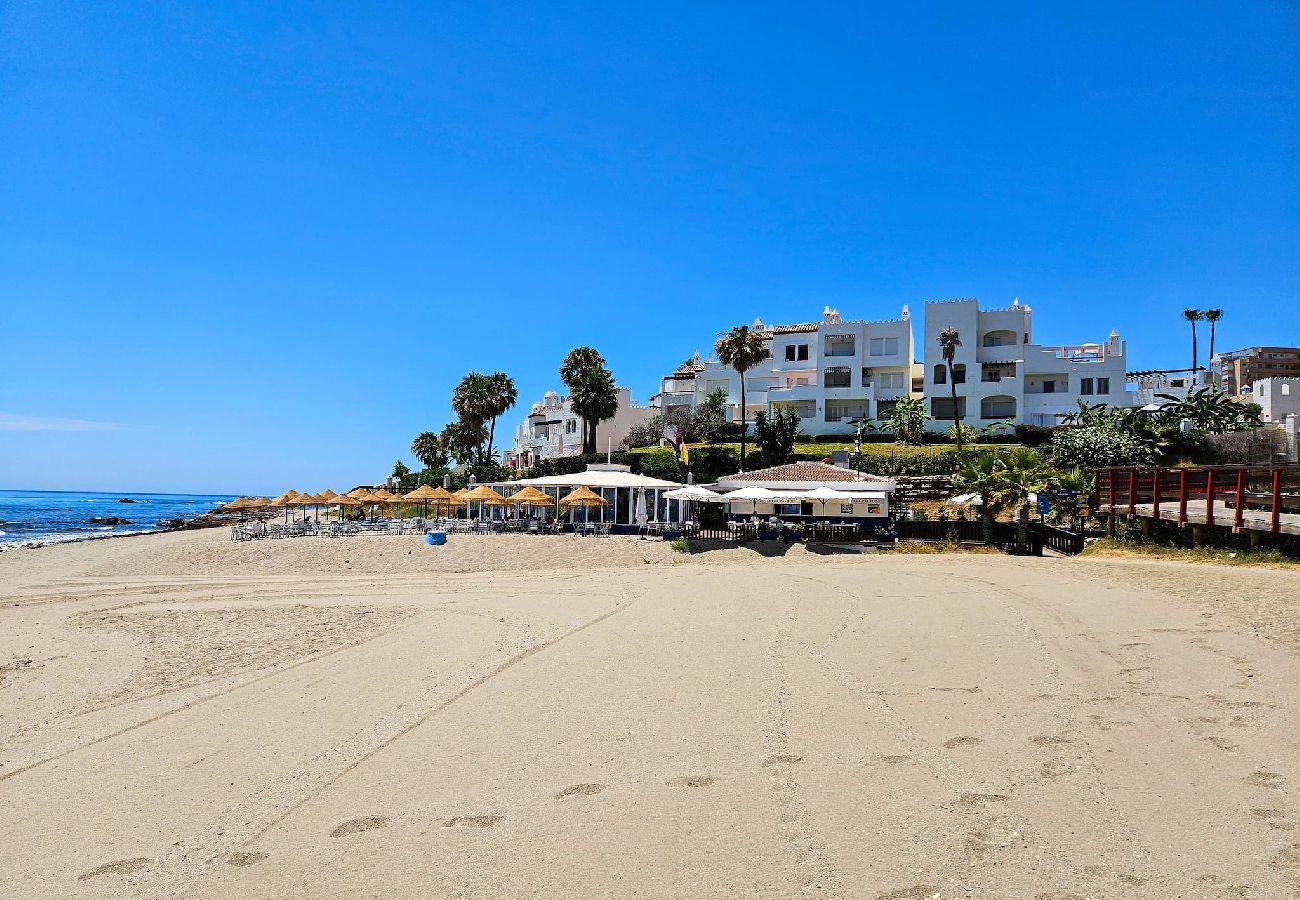 Apartamento en Mijas Costa - Frente a la playa Vistas al mar @ Lubina Sol Riviera del Sol