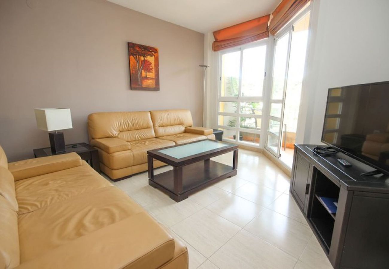 Apartamento en Mijas Costa - Apartamento de tres dormitorios cerca del complejo Mijas Golf