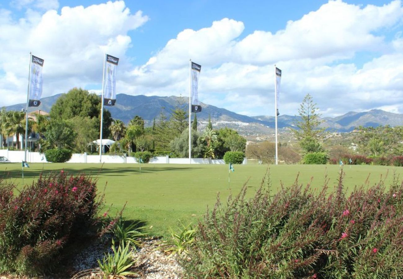 Apartamento en Mijas Costa - Apartamento de tres dormitorios cerca del complejo Mijas Golf