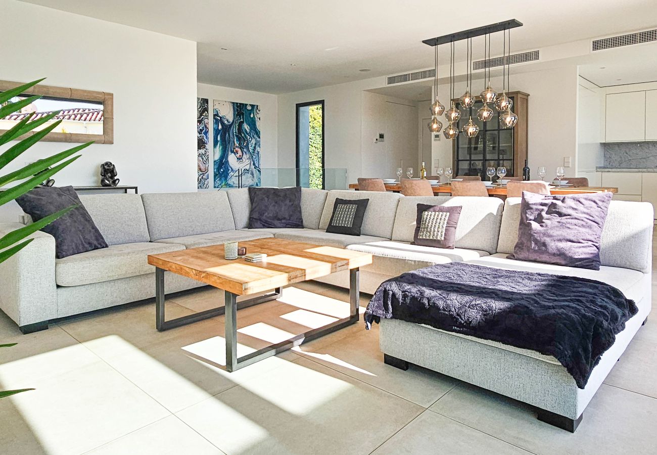 Villa en Mijas Costa - Villa moderna de 3 dormitorios con piscina privada cerca de La Cala