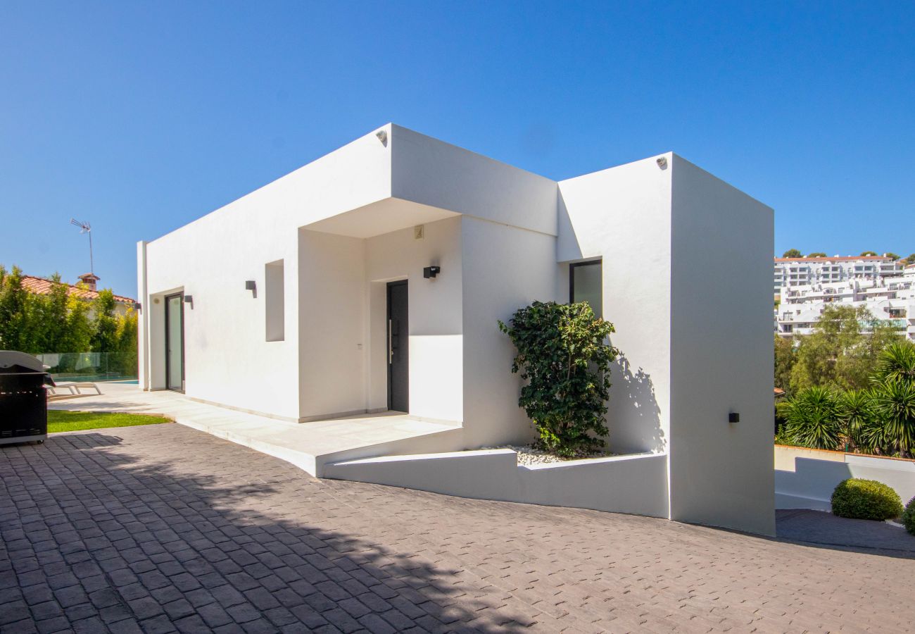 Villa en Mijas Costa - Villa moderna de 3 dormitorios con piscina privada cerca de La Cala