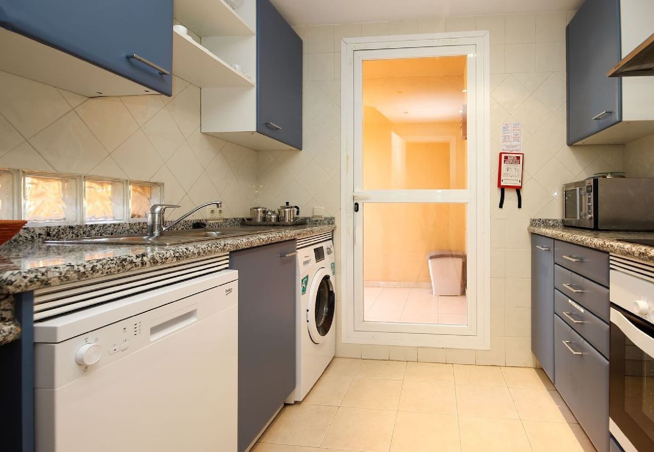 Apartamento en Marbella - Apartamento amplio cerca del golf y servicios.