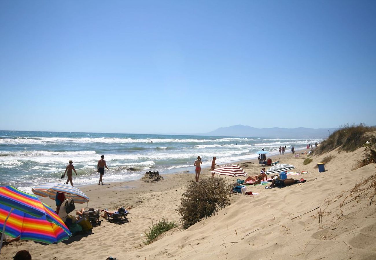 Apartamento en Marbella - Apartamento amplio cerca del golf y servicios.