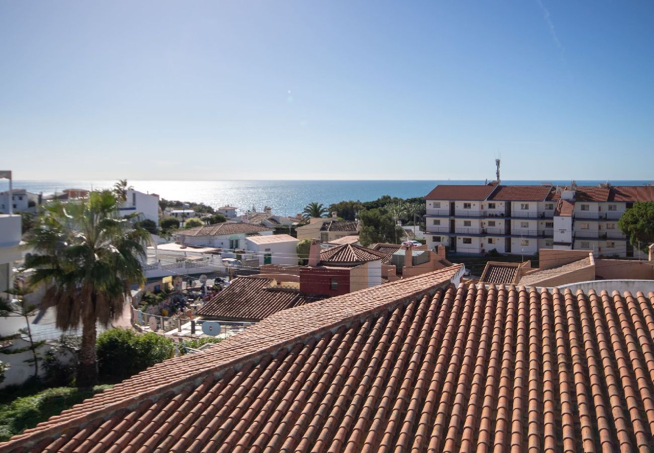 Villa en Mijas Costa - Amplia villa moderna con grandes espacios al aire libre