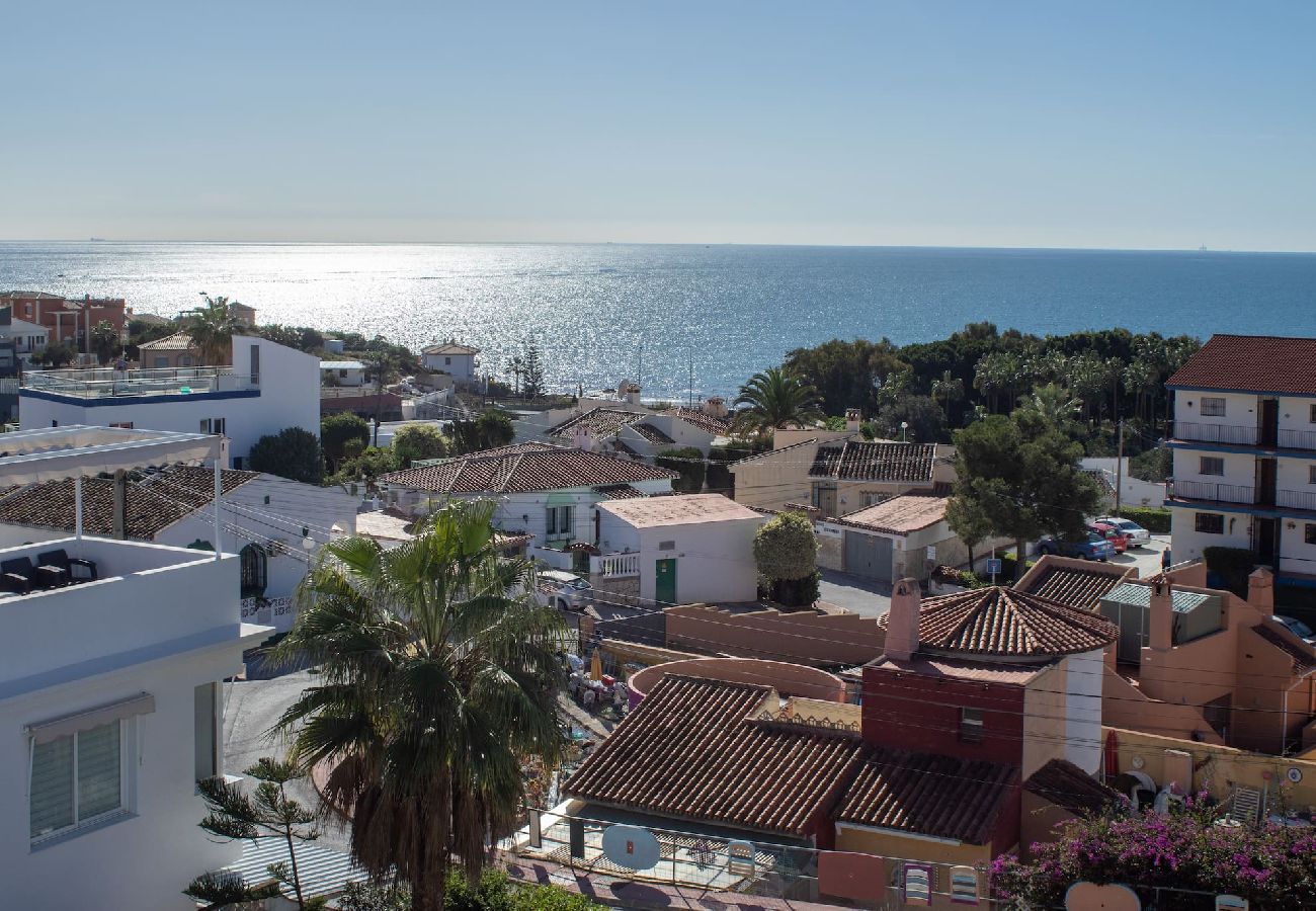 Villa en Mijas Costa - Amplia villa moderna con grandes espacios al aire libre