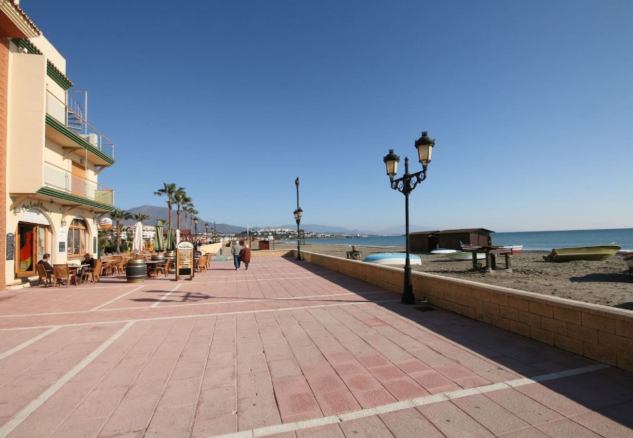 Apartamento en San Luis de Sabanillas - Ático con amplia azotea soleada